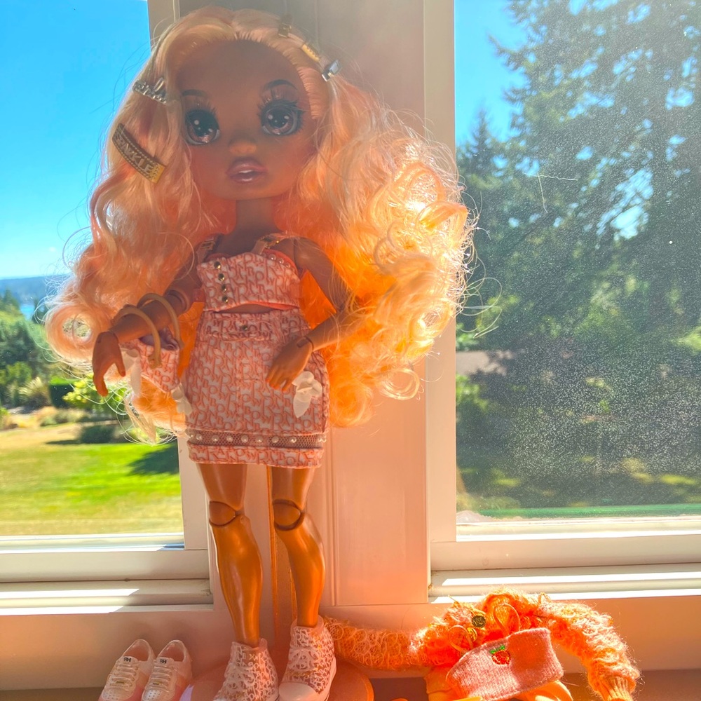 Rainbow High Georgia Bloom Fashion Doll